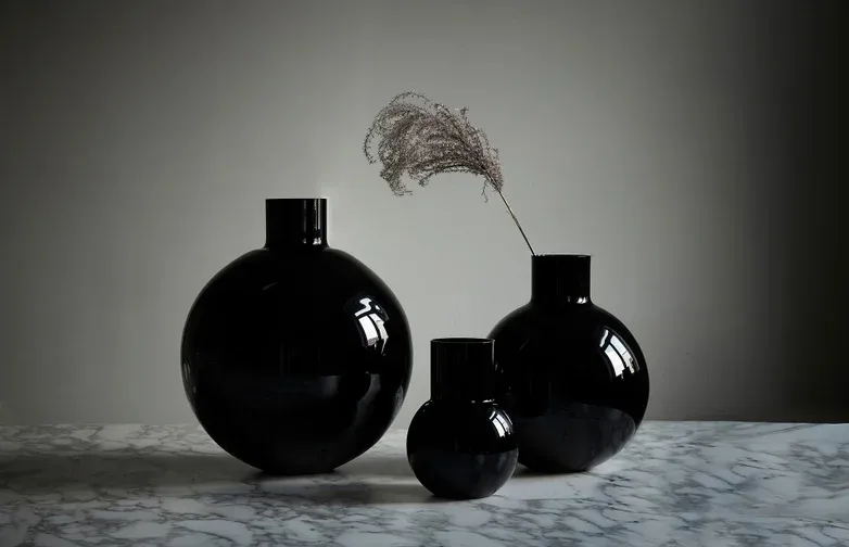 Pallo vase, Black 37 cm Skrufs Glasbruk