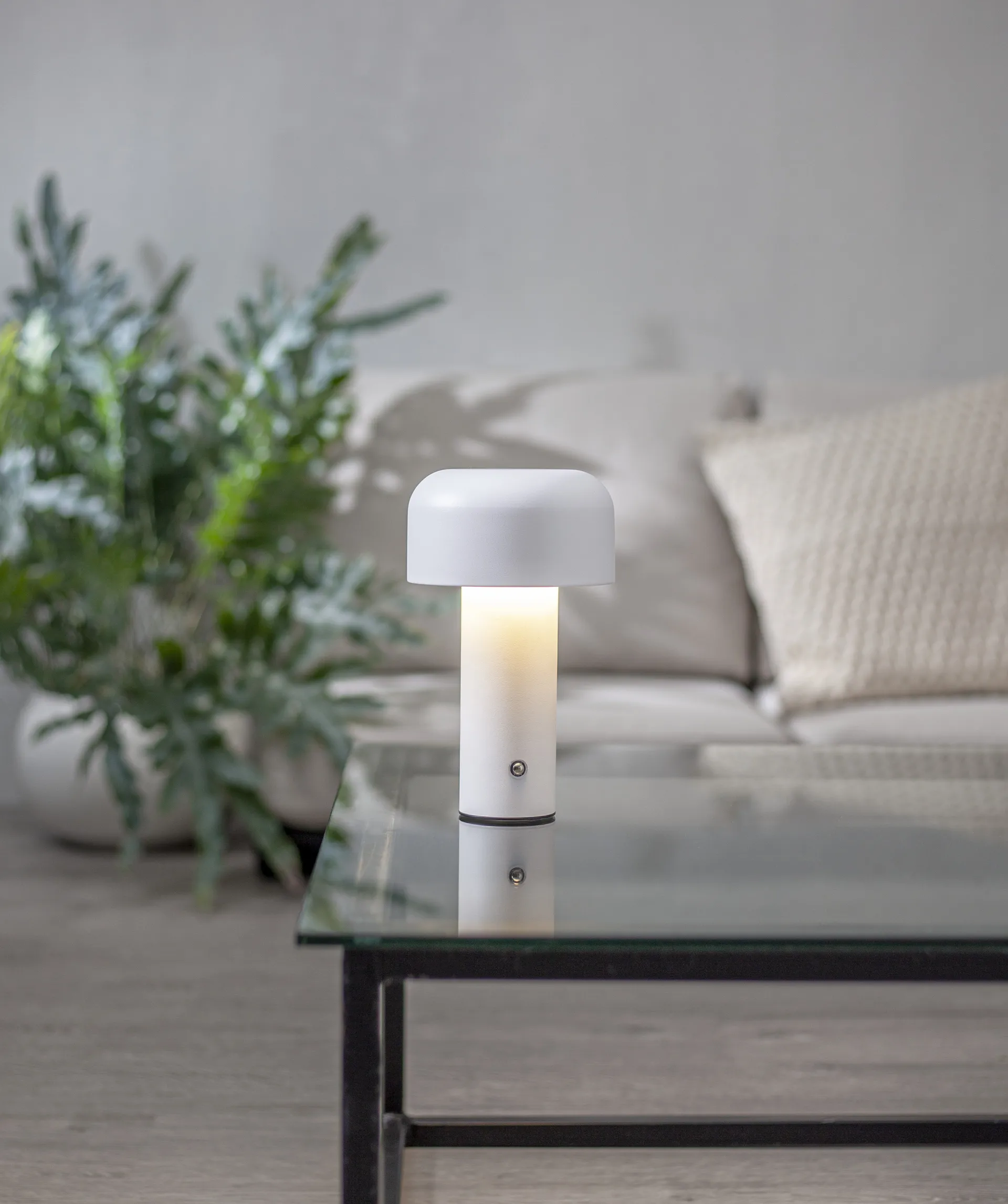 Bobby portable table lamp, White Star Trading