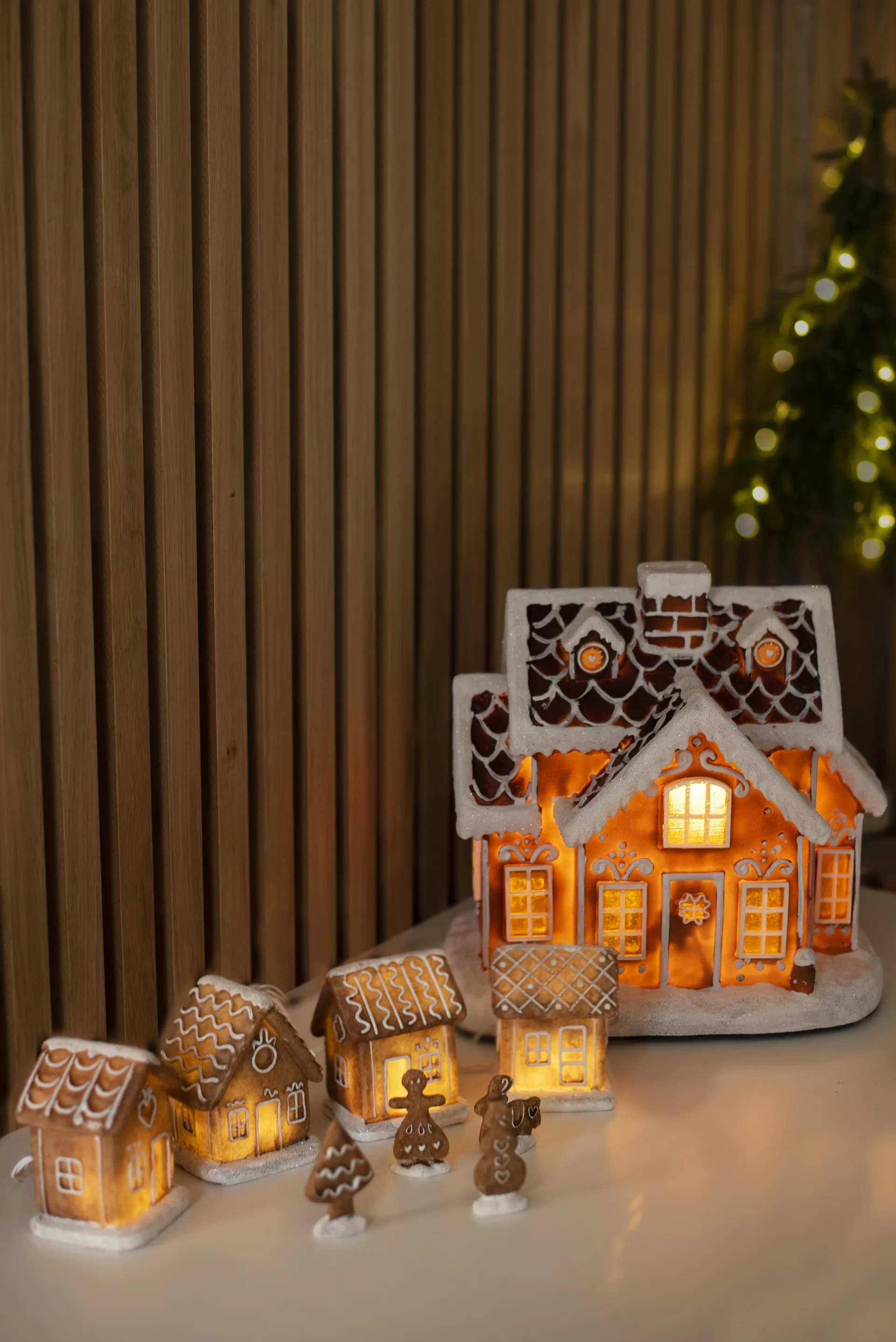Gingerville panorama Christmas lights, Brown Star Trading
