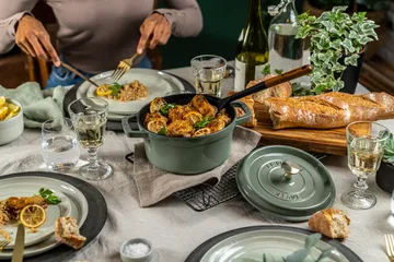 Staub La Cocotte round casserole cast iron 3.8 L - Eucalyptus wood - STAUB