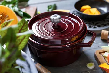 Staub La Cocotte round casserole cast iron 5.2 L - Grenadine red - STAUB