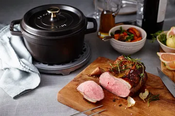 Staub La Cocotte round cast iron pot 2.2 L - Black - STAUB