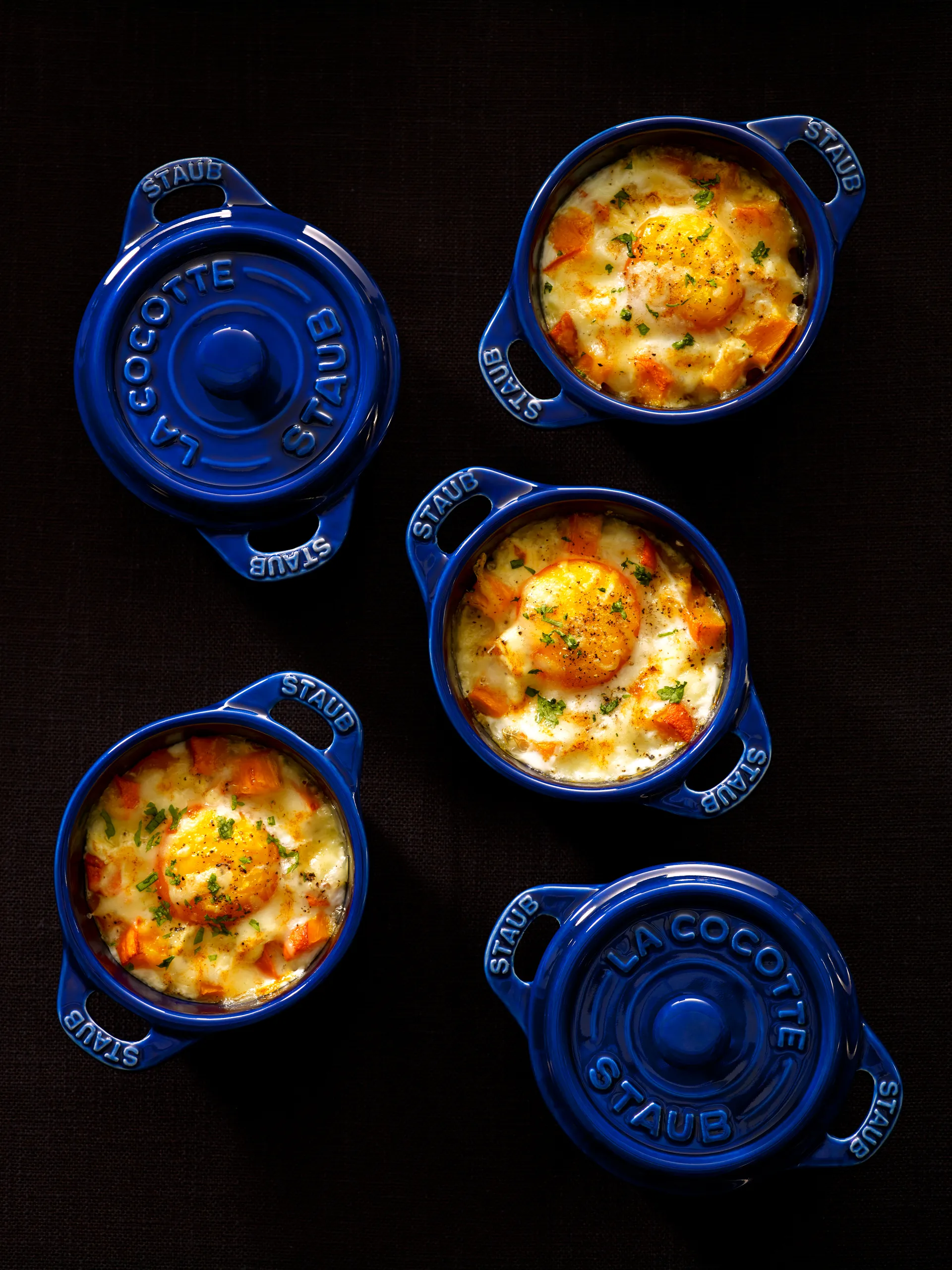 Staub round mini casserole dish 0.2 l, blue STAUB