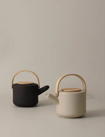 Theo Teapot 0.7 L - Black - Stelton