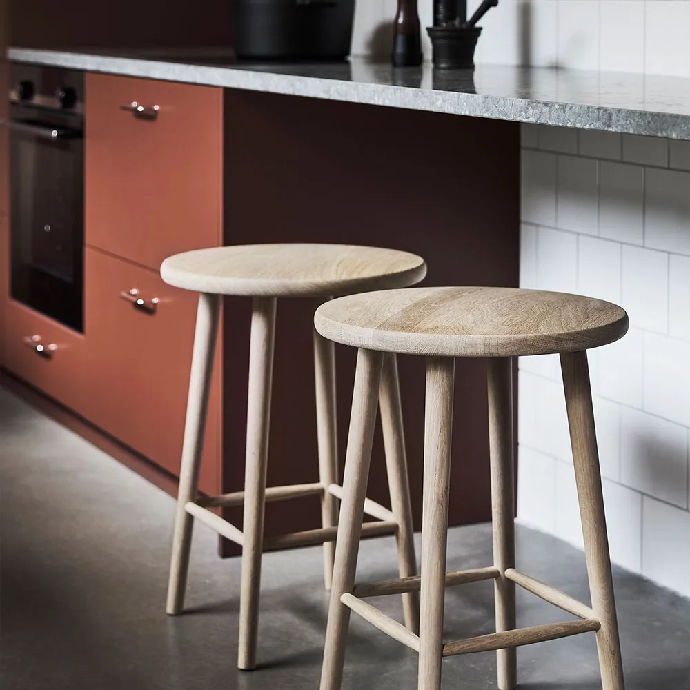 Miss Button bar stool, Oak white oiled. medium Stolab