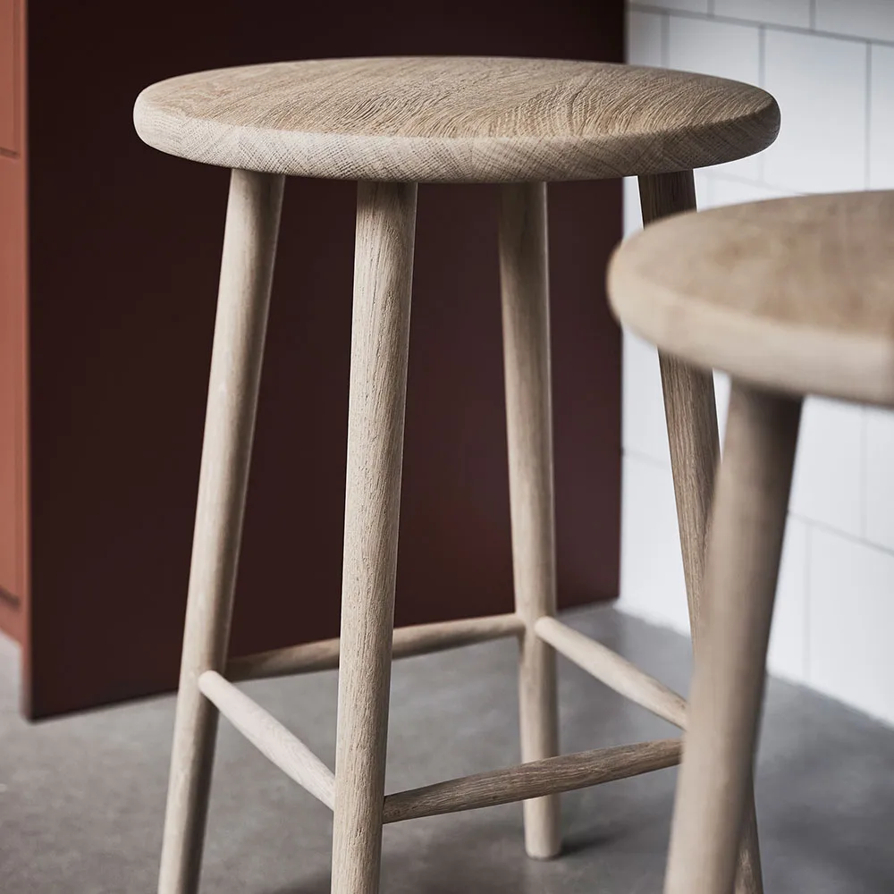 Miss Button bar stool, Oak white oiled. medium Stolab