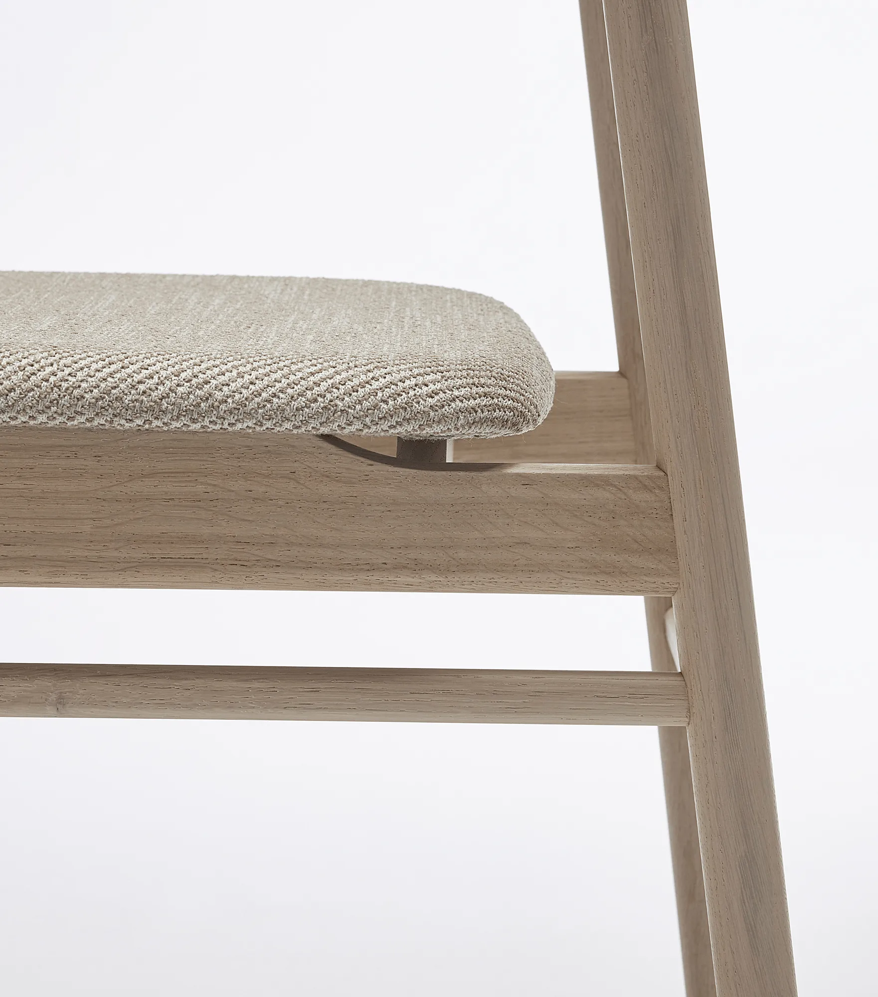 Prima Vista chair light matte lacquered oak, Textile Atto Driftwood V3576/01 grey Stolab