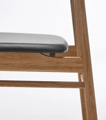 Prima Vista chair oiled oak - Leather Elmosoft 99001 black - Stolab