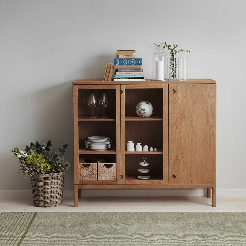 Prio tall bench, Oak natural oil. glass door Stolab