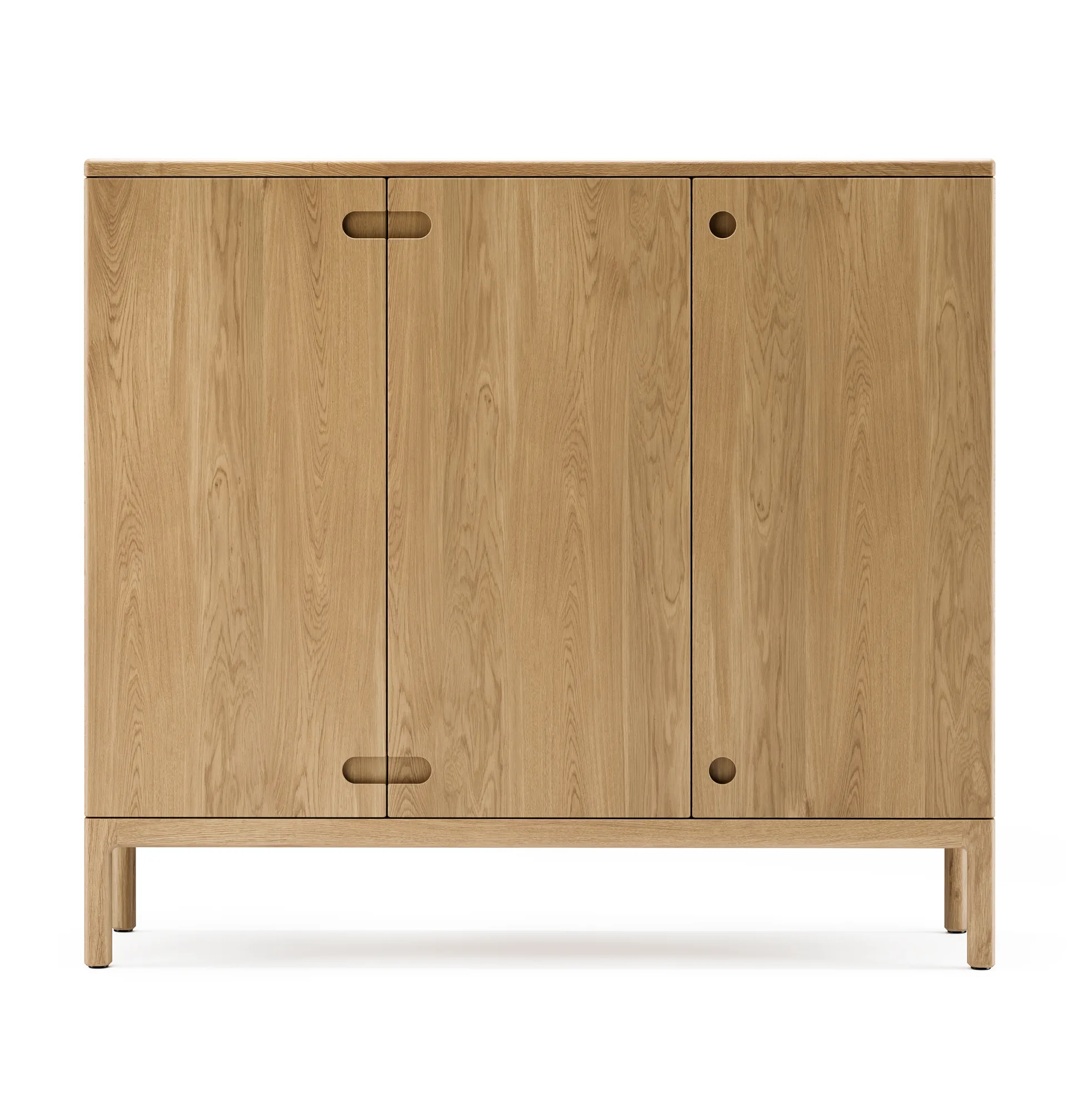 Prio tall bench, Oak natural oil. wooden door Stolab