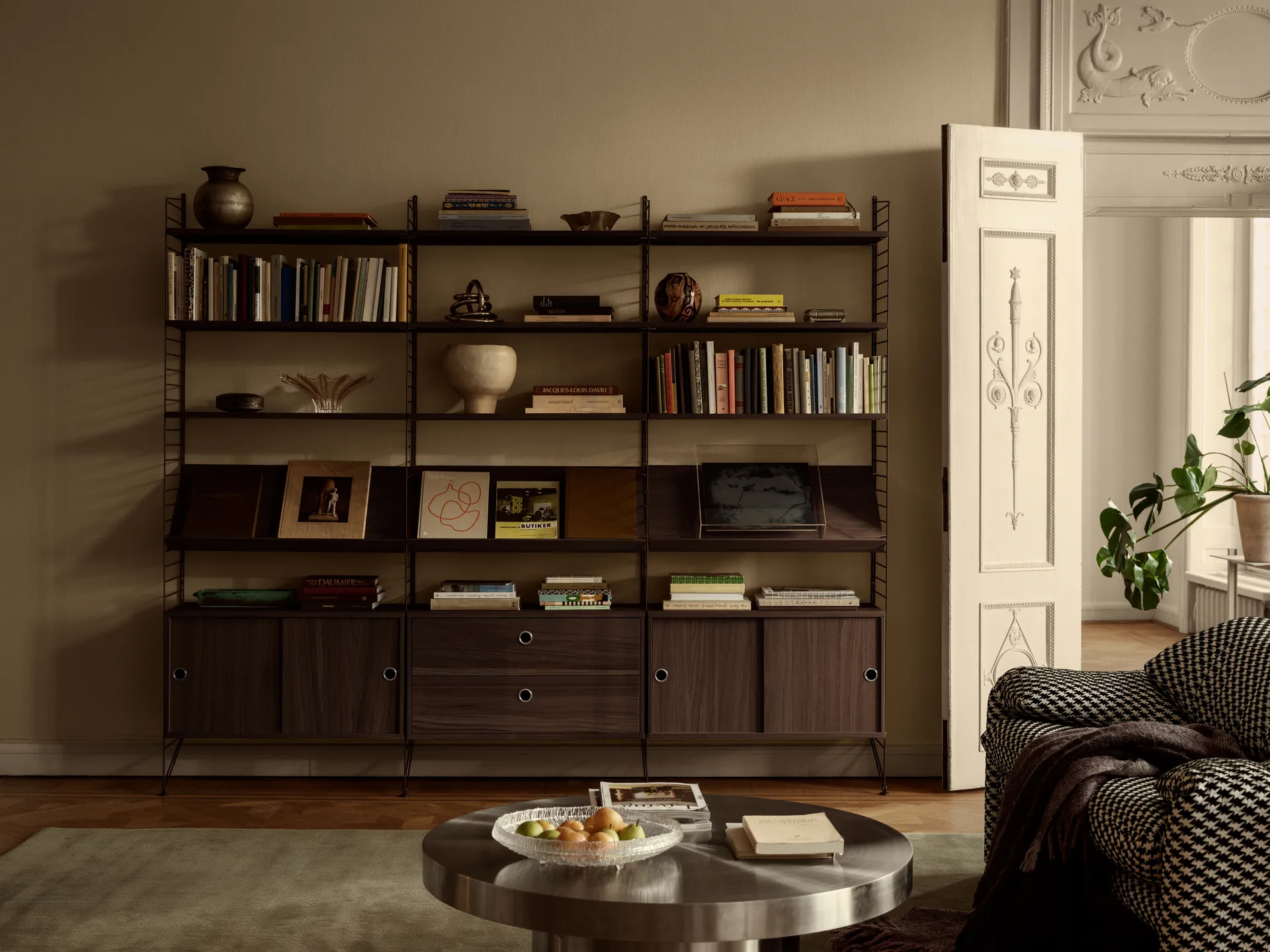 String cabinet with door, Dark oak, 58x30 cm String