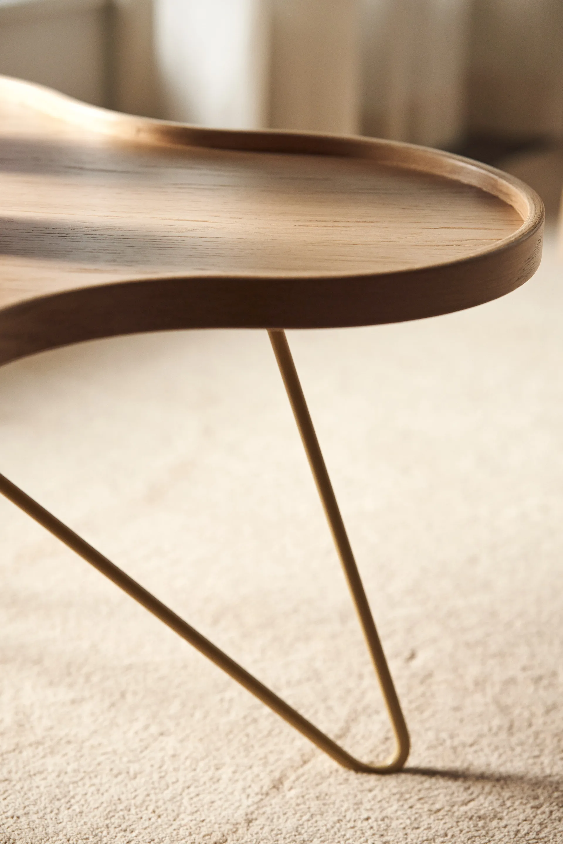 Flower mono table 84x90 cm, H39 cm Oak laquered Swedese