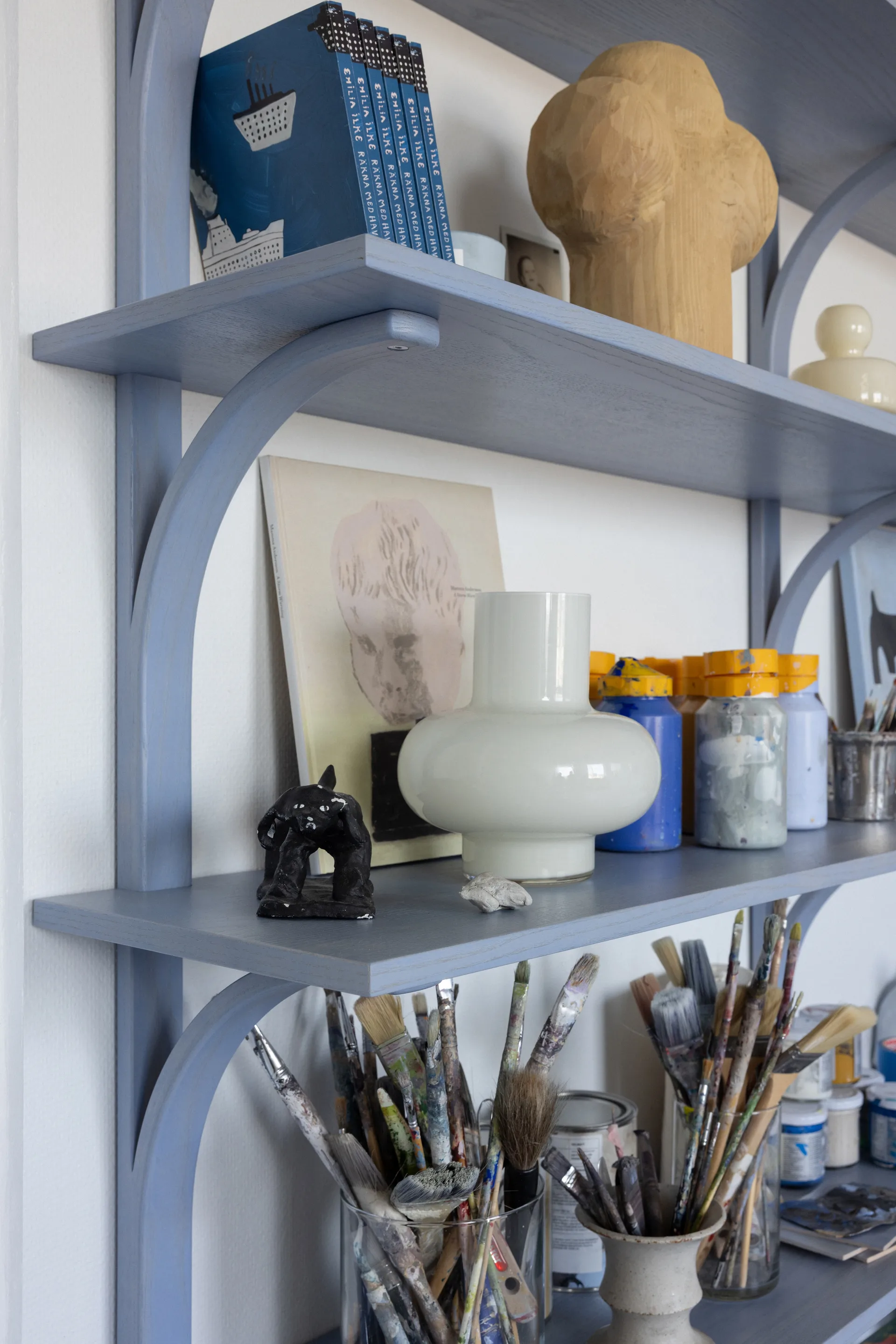 Levi shelf, Lacquered ash-brass, 2 shelves, 90 cm Swedese