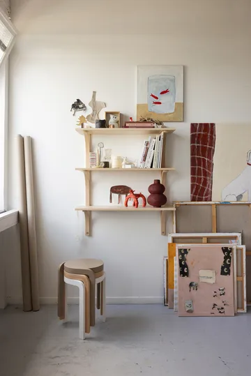 Levi shelf - White-pigmented oak-brass, 2 shelves, 180 cm - Swedese