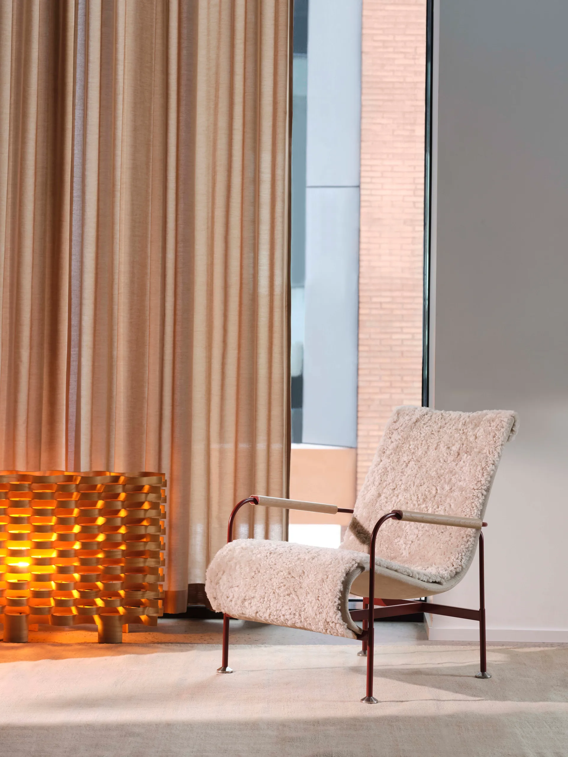 Serpentine armchair, Fabric Romo Linara Rye-nutmeg-tärnsjö Cognac Swedese