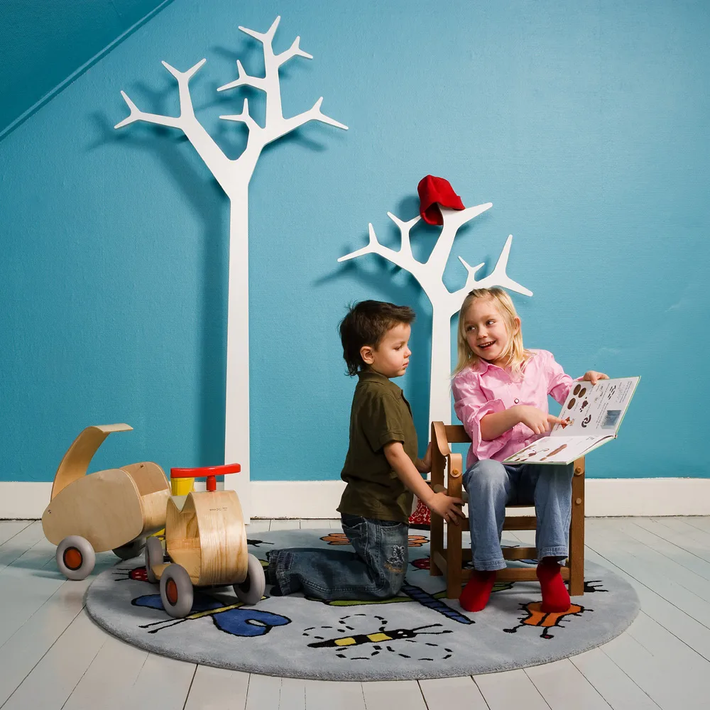 Tree Rock floor hanger, Oak clear lacquer Swedese