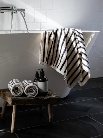 Bonnie towel 50x70 cm - Black - Tell Me More