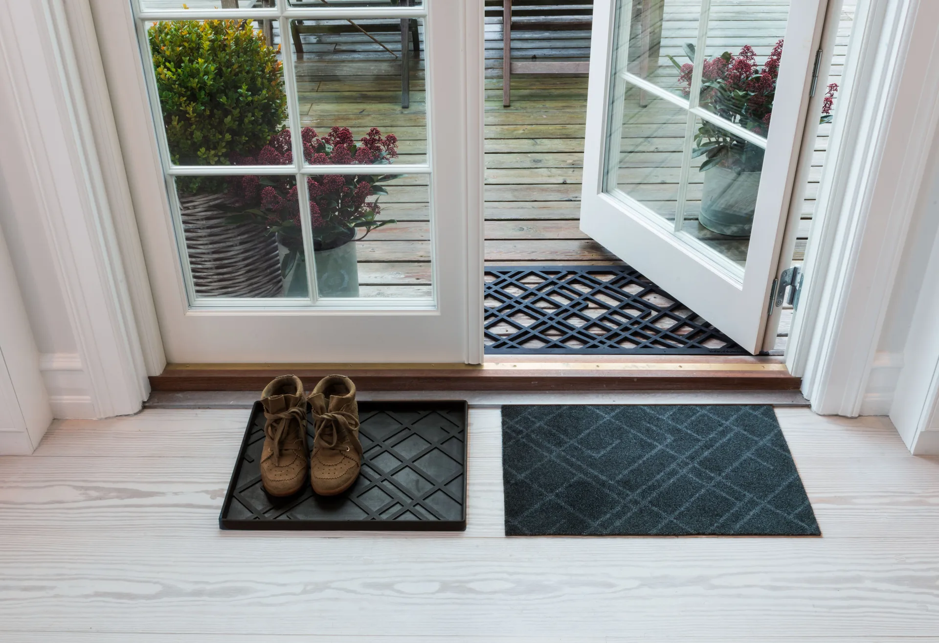 Lines rubber doormat, 45x75 cm tica copenhagen