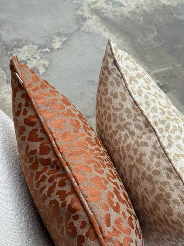 Vildklint leopard decorative cushion - Rust, 50x50 cm - Tinted