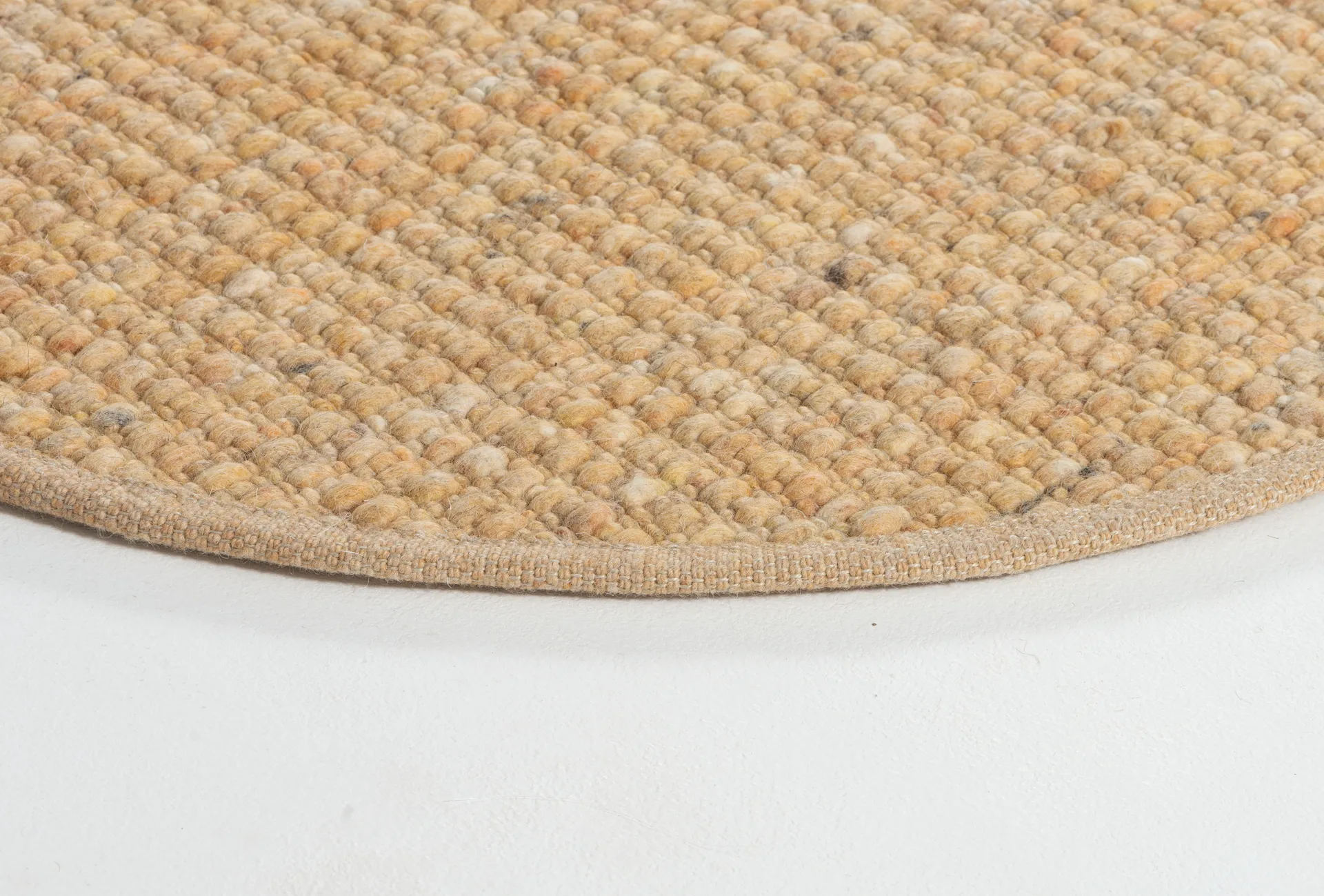 Greenland Swift round rug, Gold no. 261, Ø250 cm Tisca