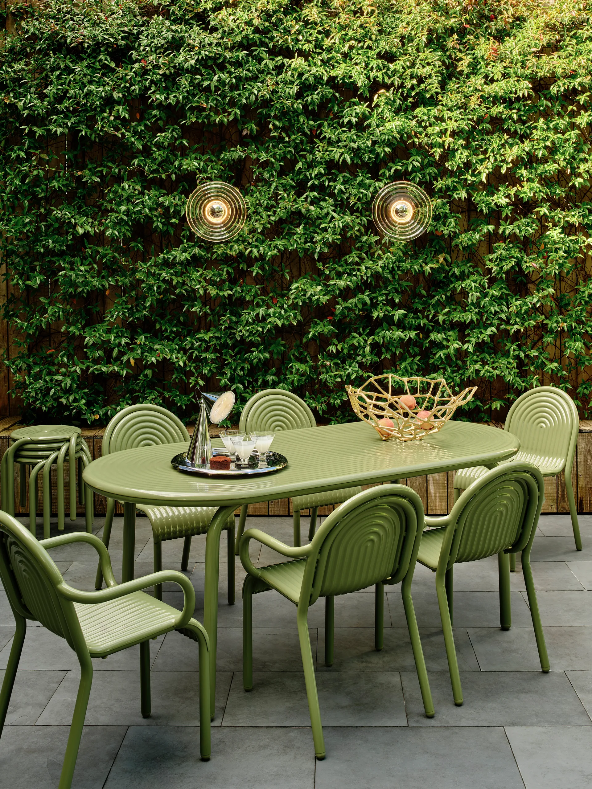 Groove dining table 86x185 cm, Moss Tom Dixon