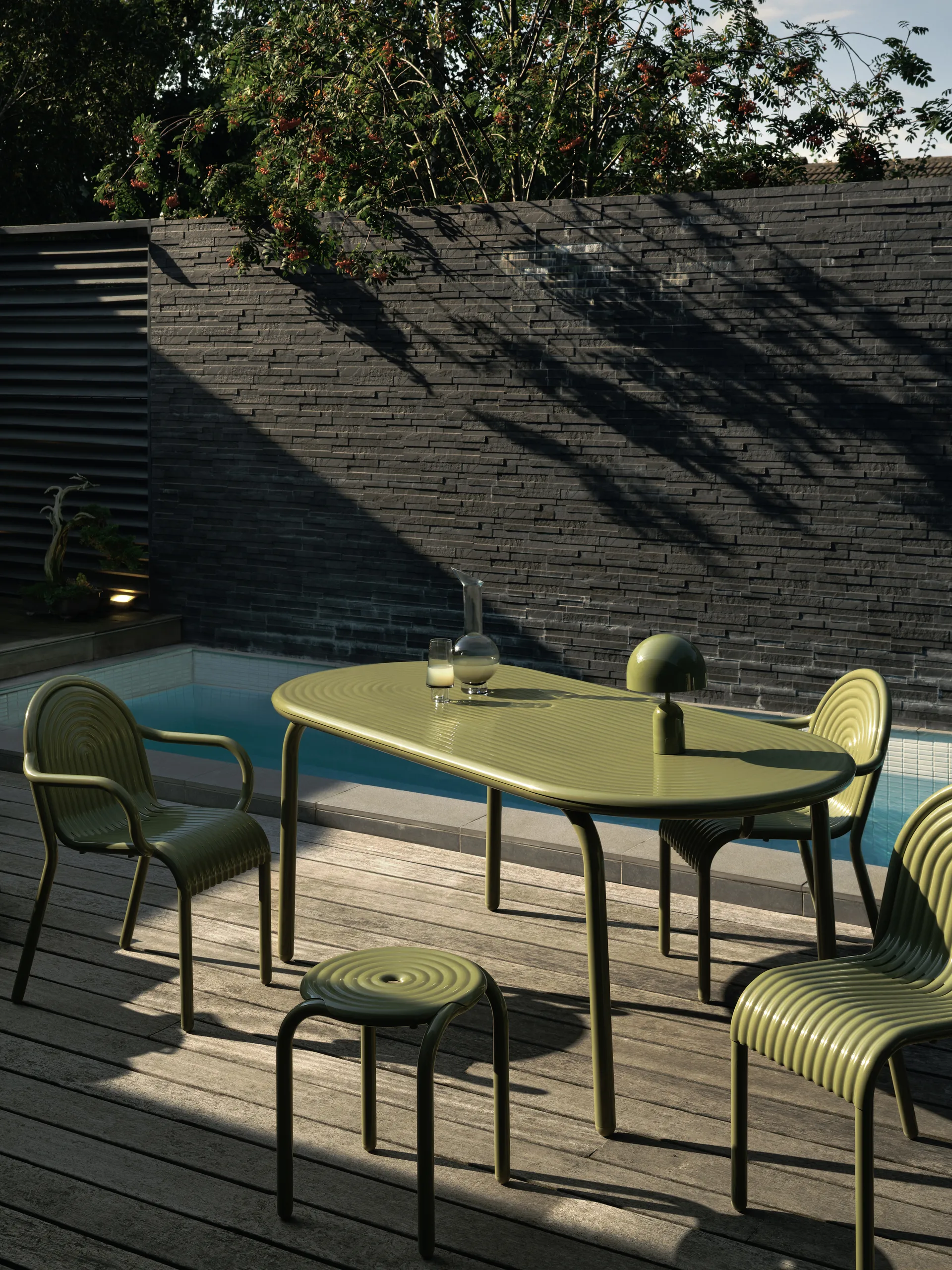 Groove dining table 86x185 cm, Moss Tom Dixon