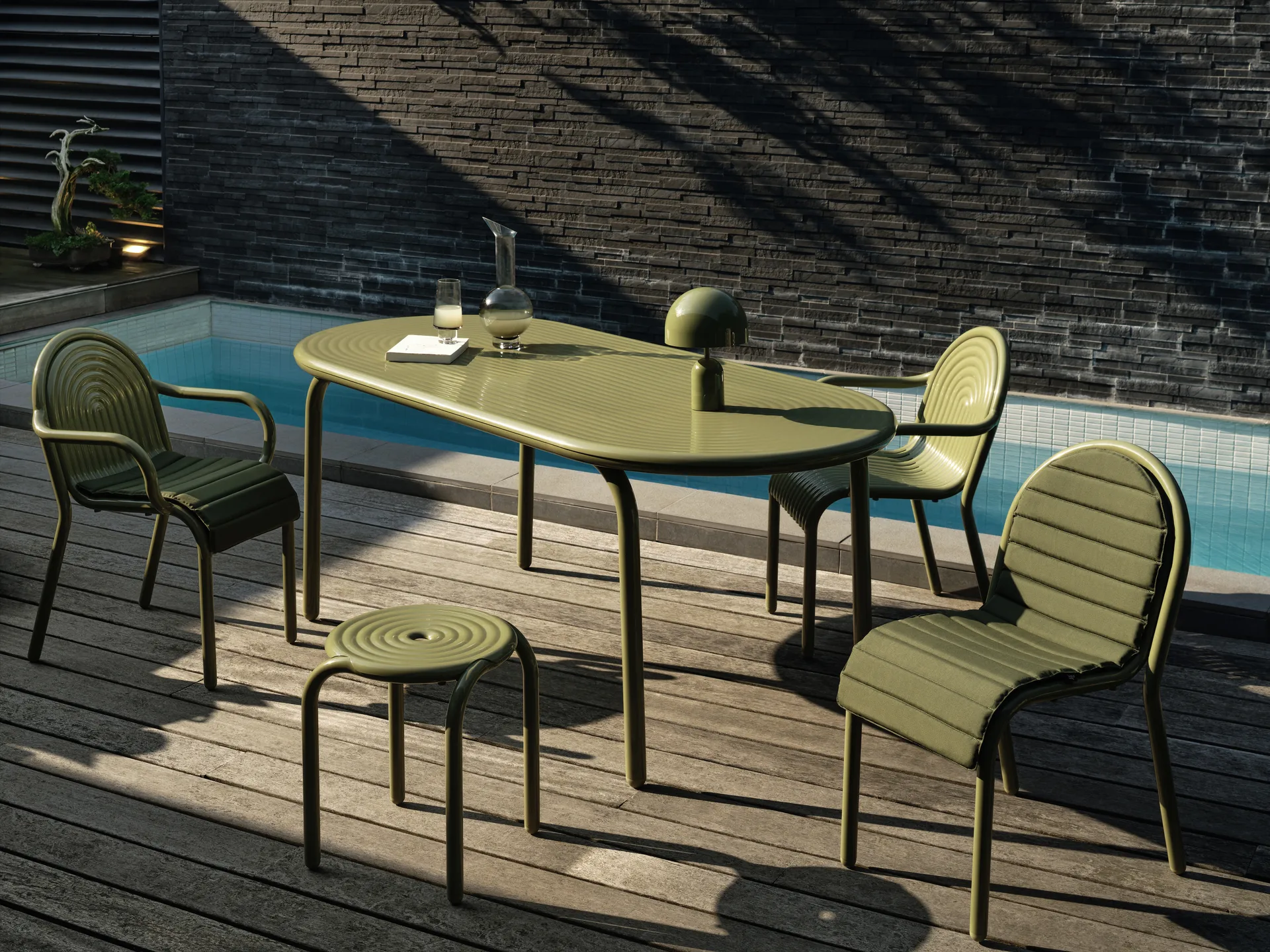 Groove Obround dining table - Moss, 86x186 cm,  Tom Dixon
