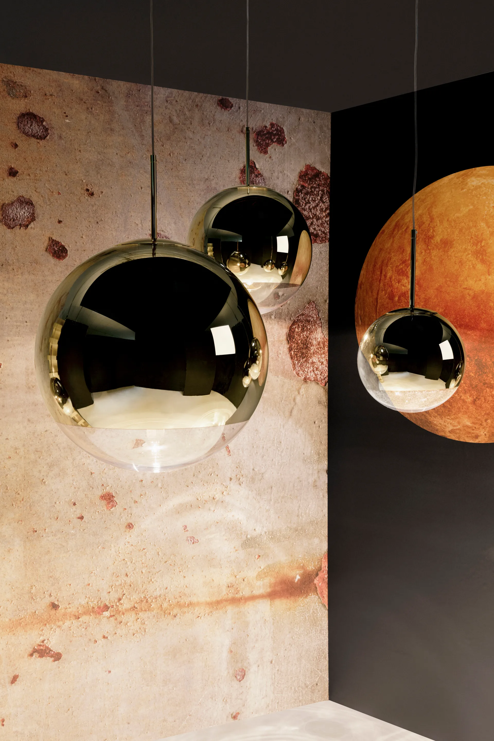 Mirror Ball pendant lamp LED Ø50 cm, Gold Tom Dixon