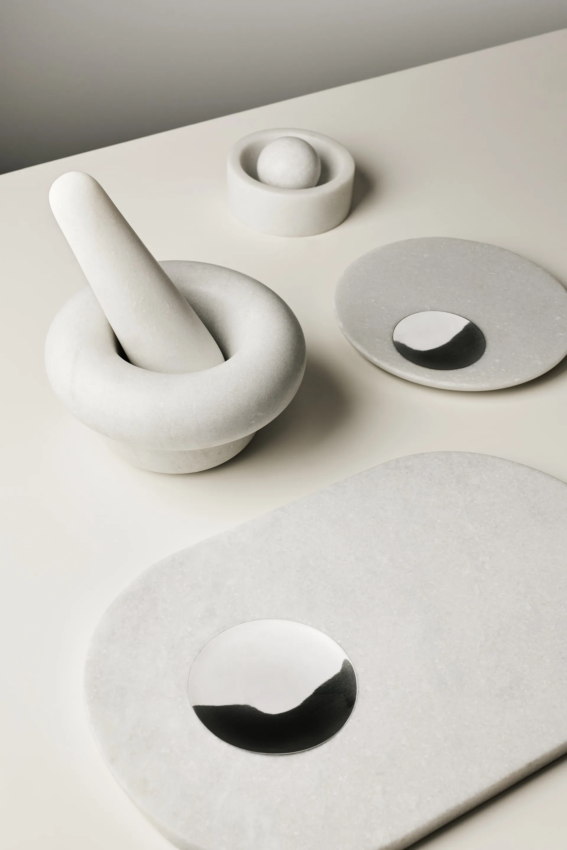 Stone spice grinder Ø12 cm, White marble Tom Dixon