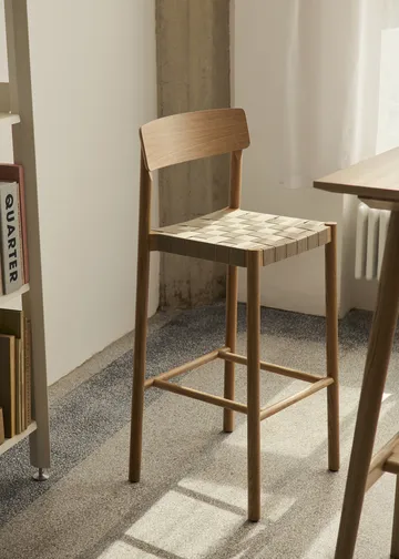 Betty TK15 Bar Chair 75 cm - Smoked oiled oak-natural linen - &Tradition