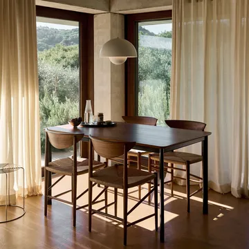 Drip HW115 dining table 83x143 cm - Black frame-clear lacq. walnut - &Tradition
