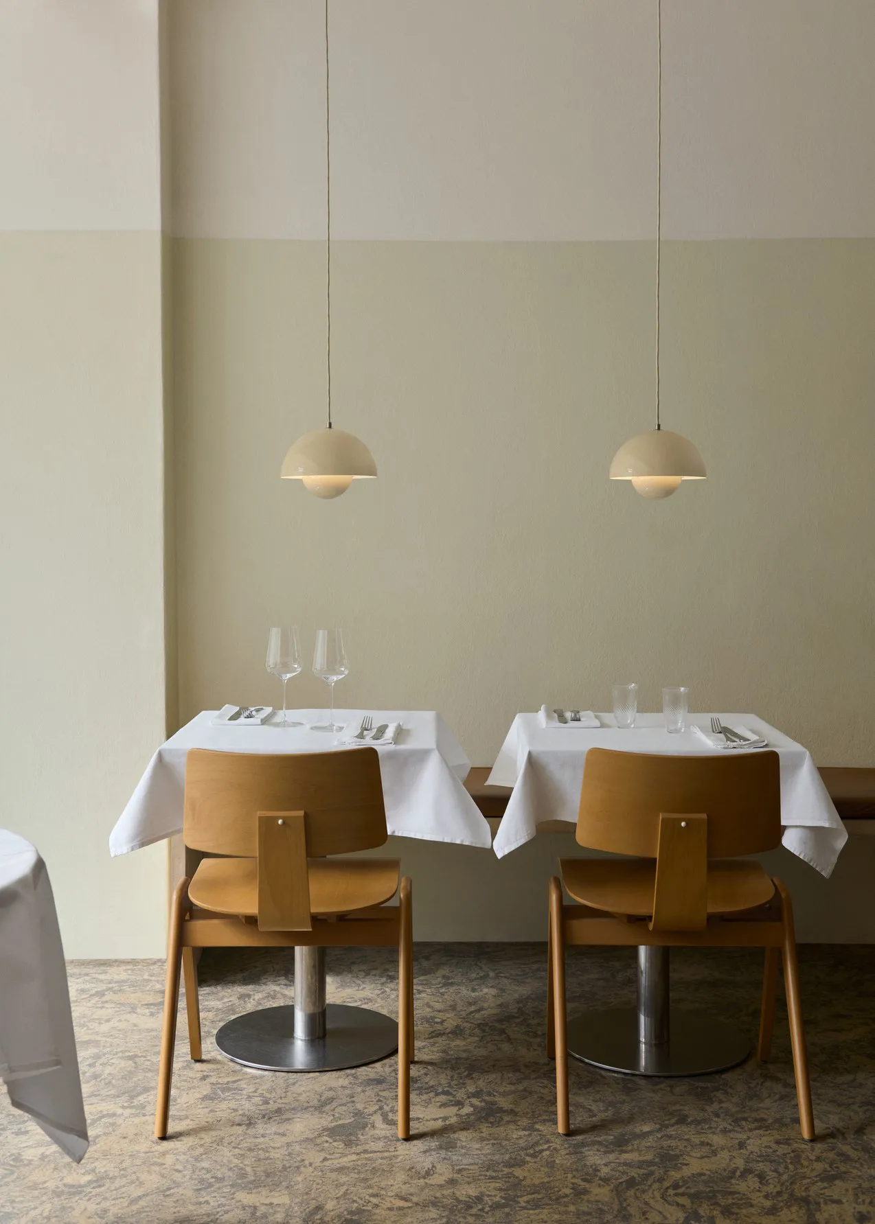 Flowerpot VP1 pendant lamp, Ivory &Tradition