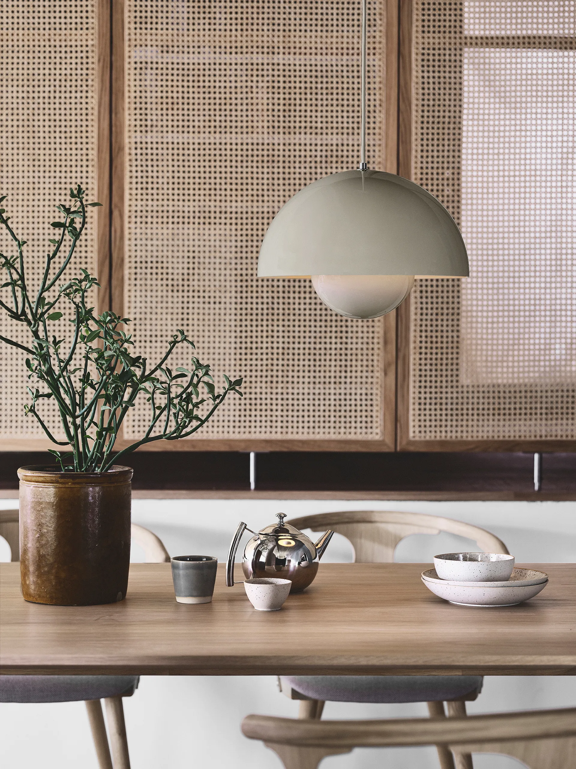 Flowerpot VP7 pendant lamp, beige-red &Tradition