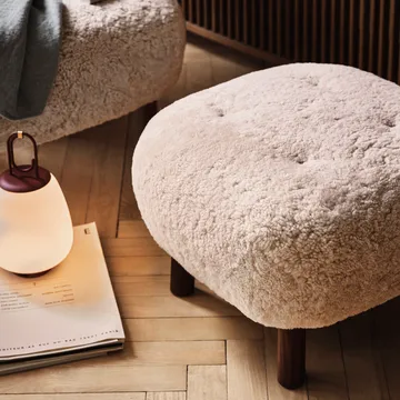 Little Petra ATD1 footstool - Sheepskin moonlight-oak legs oiled - &Tradition