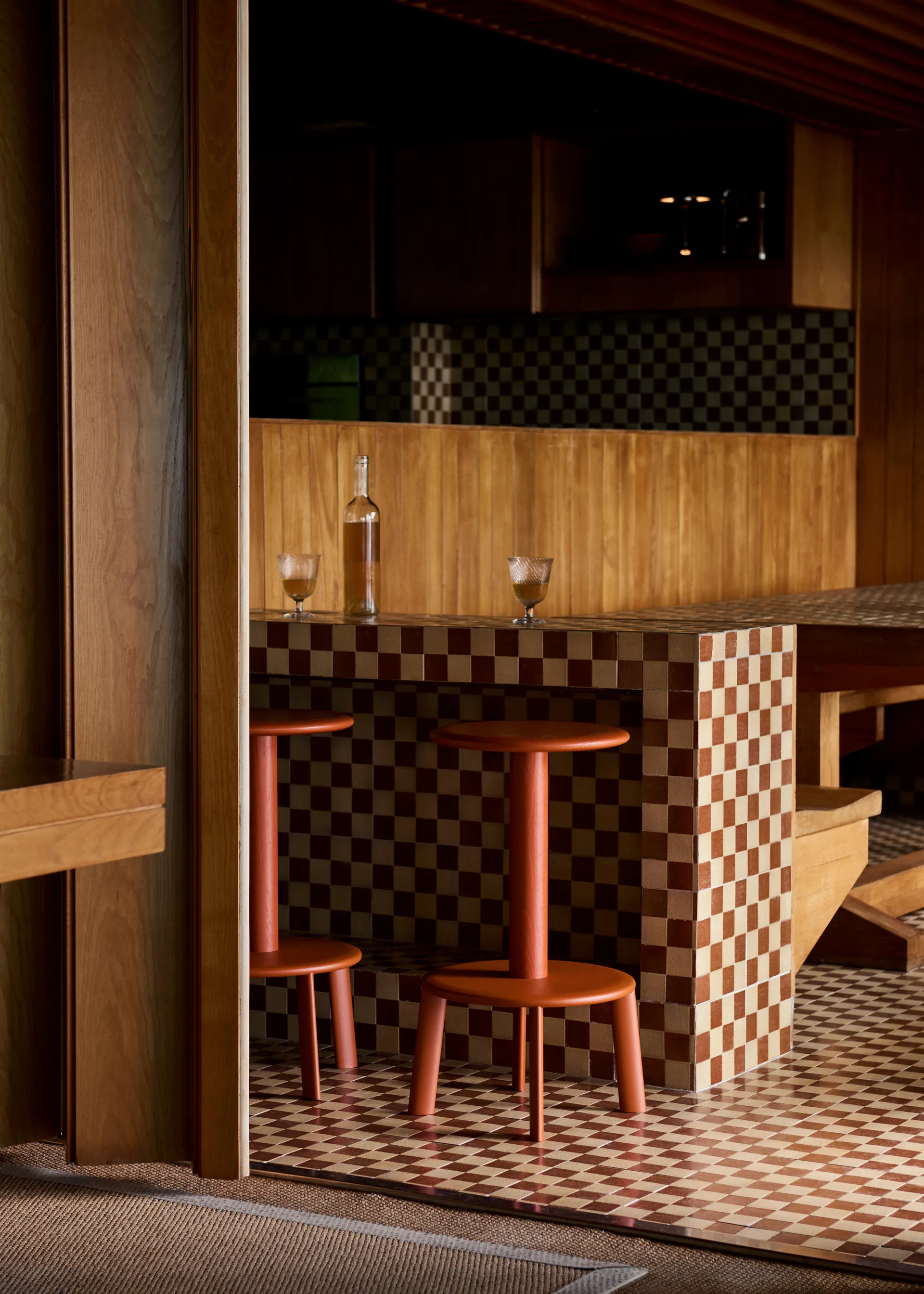 Massif AV40 bar stool, Ember &Tradition