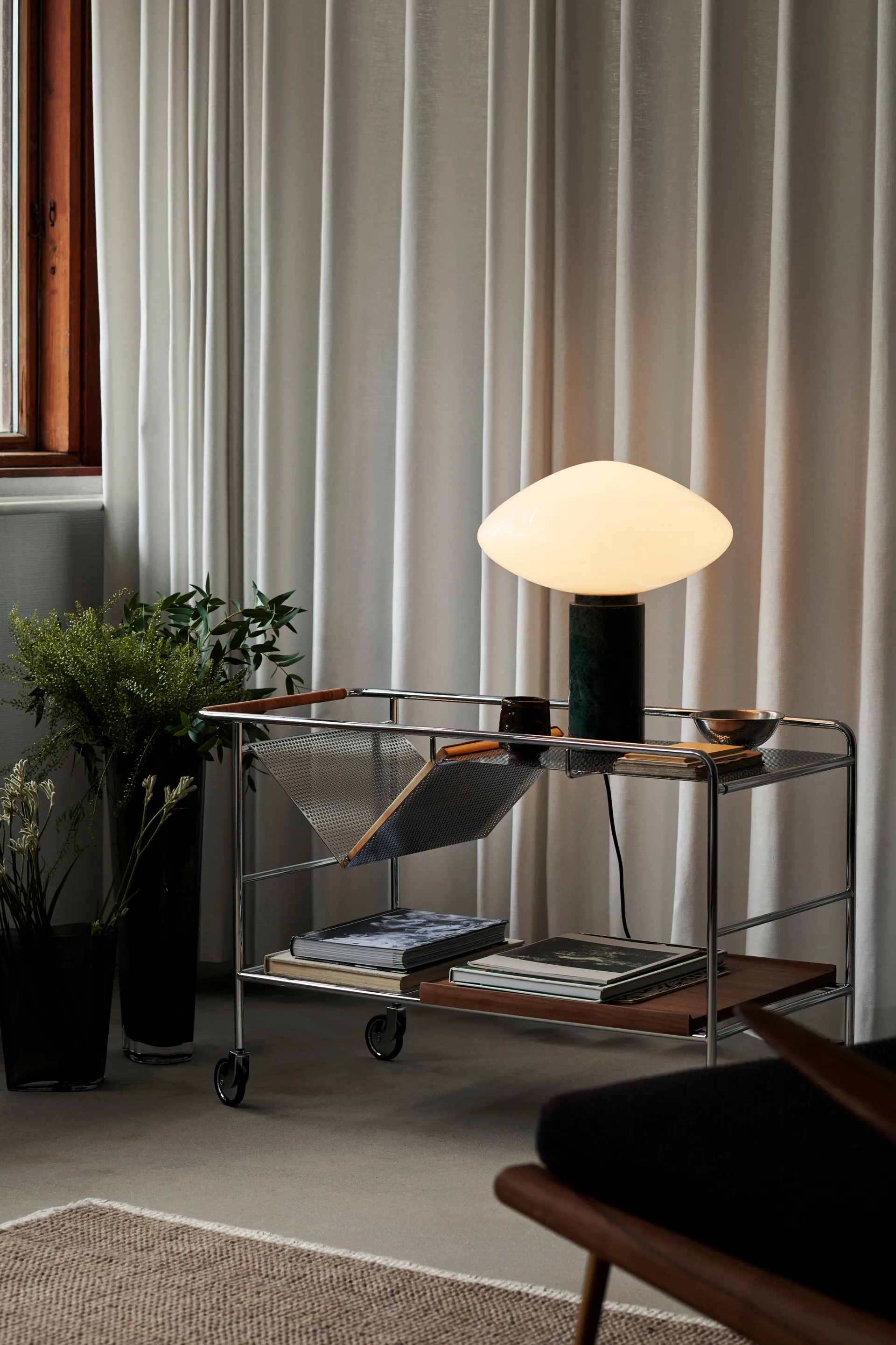 Mist AP17 table lamp Ø37 cm, Matt White & Guatemala Verde &Tradition