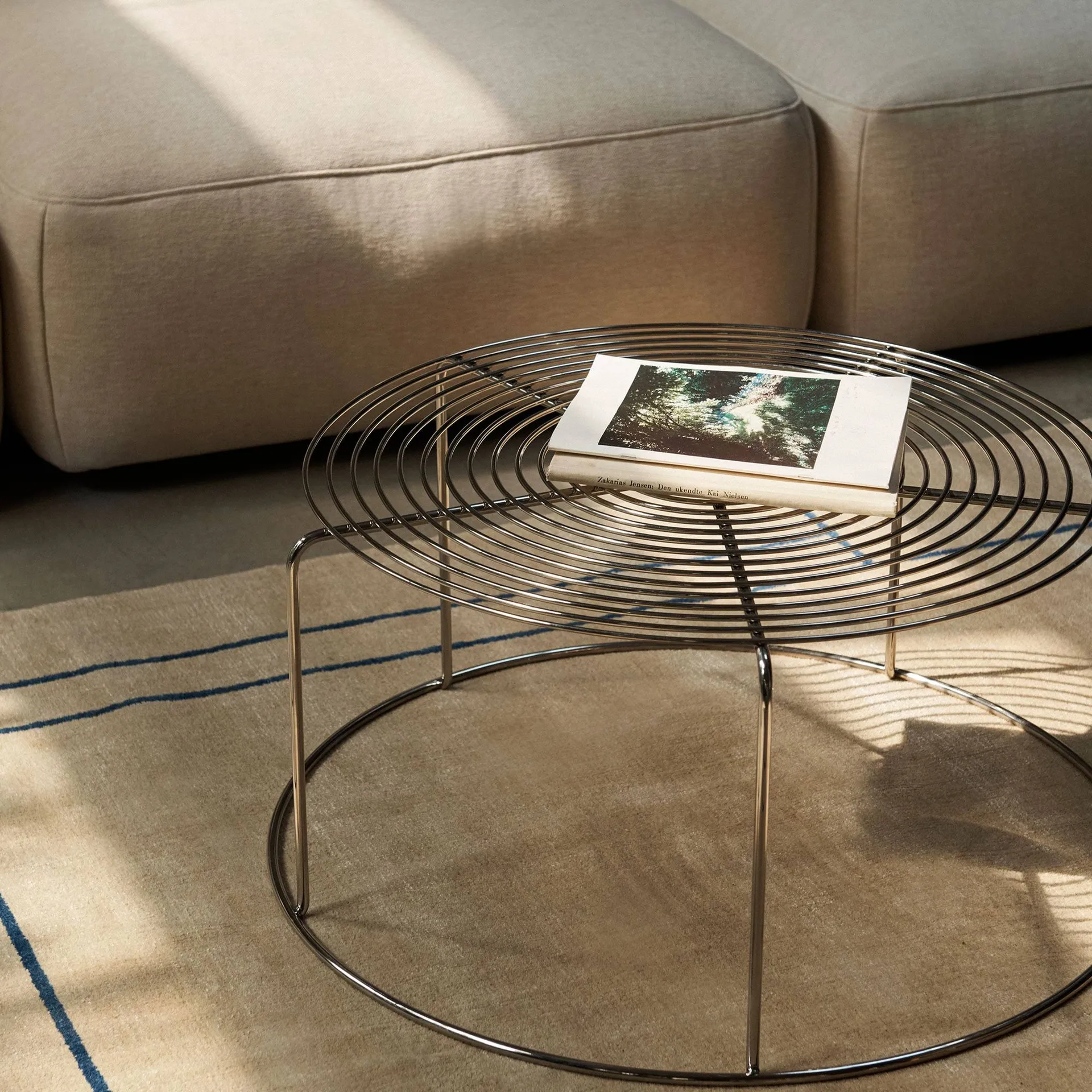 Wire VP17 coffee table, Stainless steel, Ø74x36 cm &Tradition