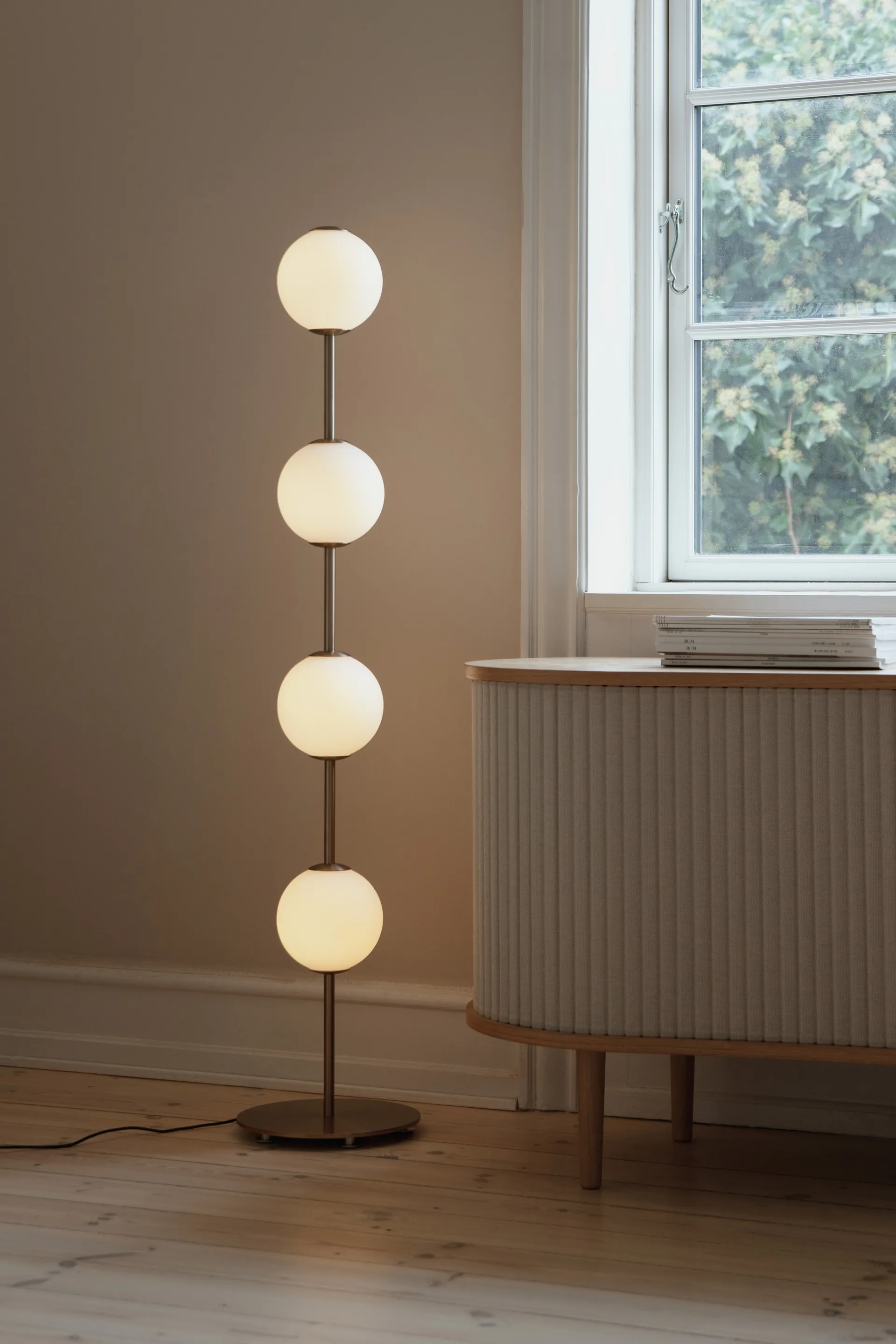 Audrey Floor floor lamp, Plated brass Umage