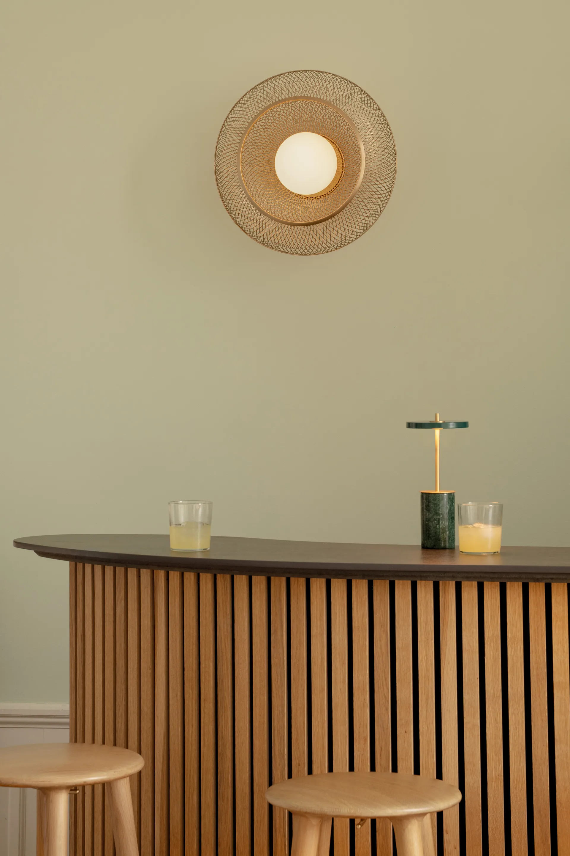 Faraday Up medium ceiling light, Brushed Brass Umage
