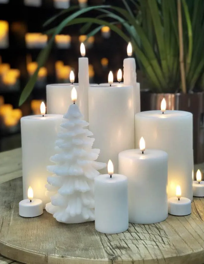 Uyuni LED Block candle white Ø7.8 cm, 20.3 cm Uyuni Lighting