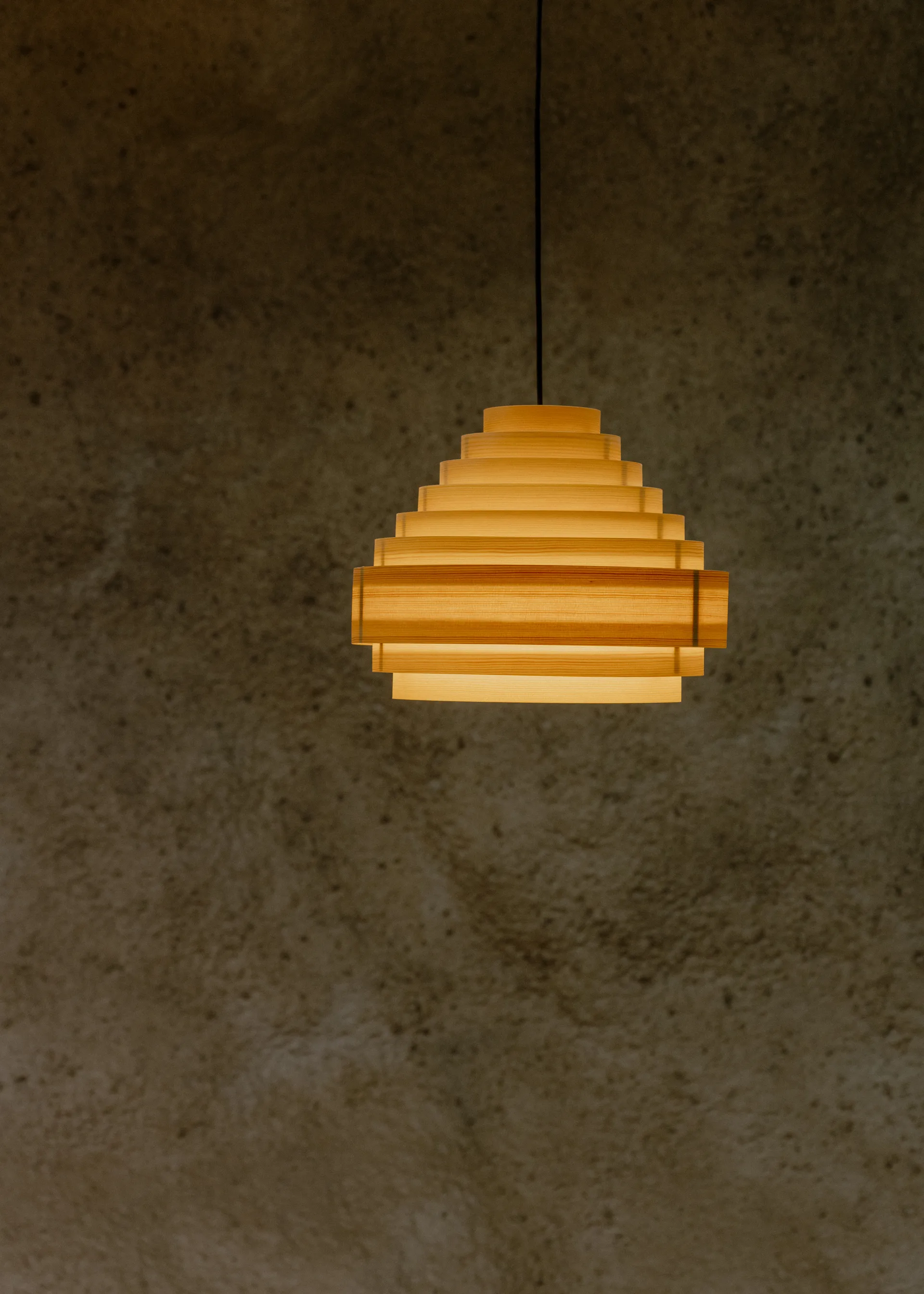 1001 Hans Pendant pendant, Matte oiled-wax pine, Ø38 cm Vaarnii