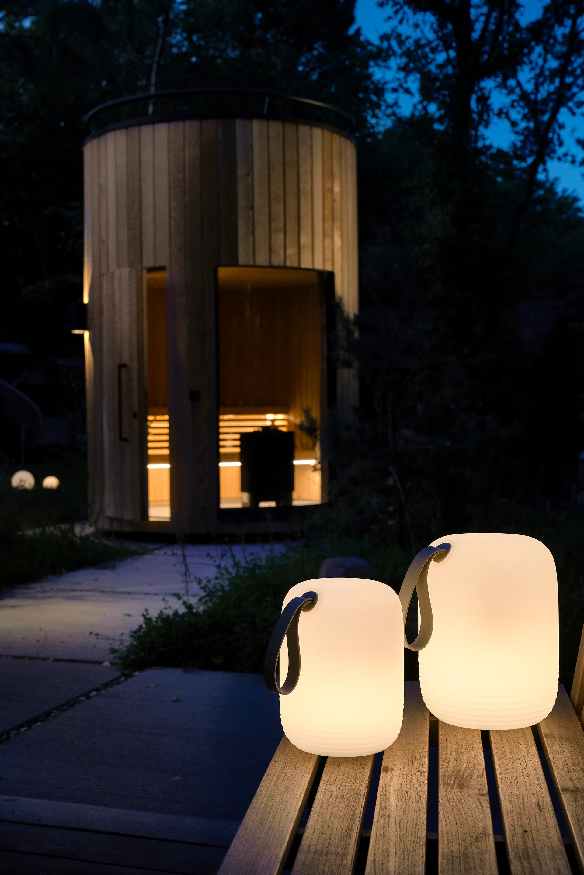 Hav lounge lamp Ø21 cm, White Villa Collection