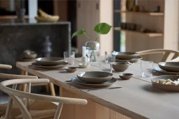Shoku serving platter Ø28 cm - Warm Brown - Villa Collection