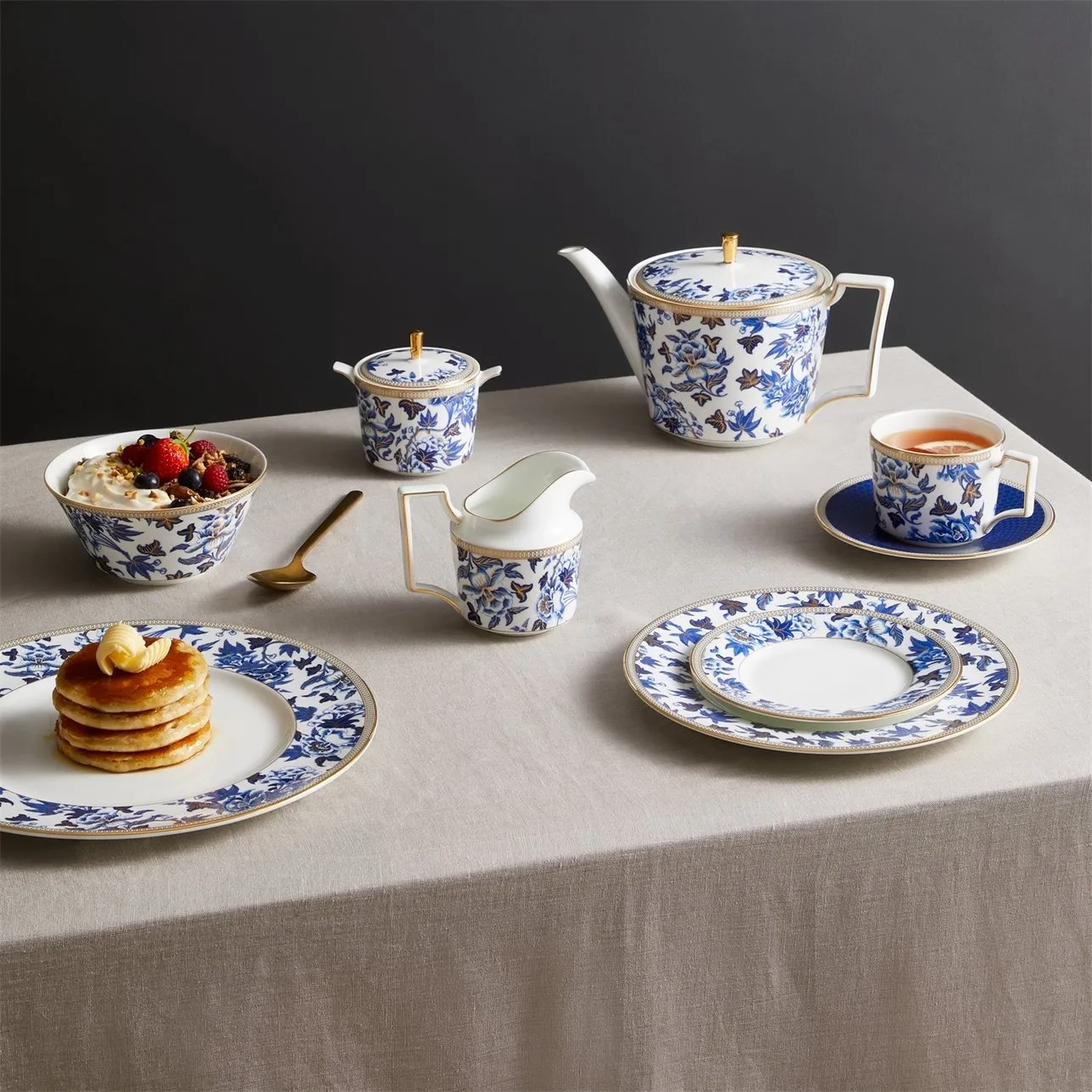 Hibiscus sugar bowl, Floral Wedgwood