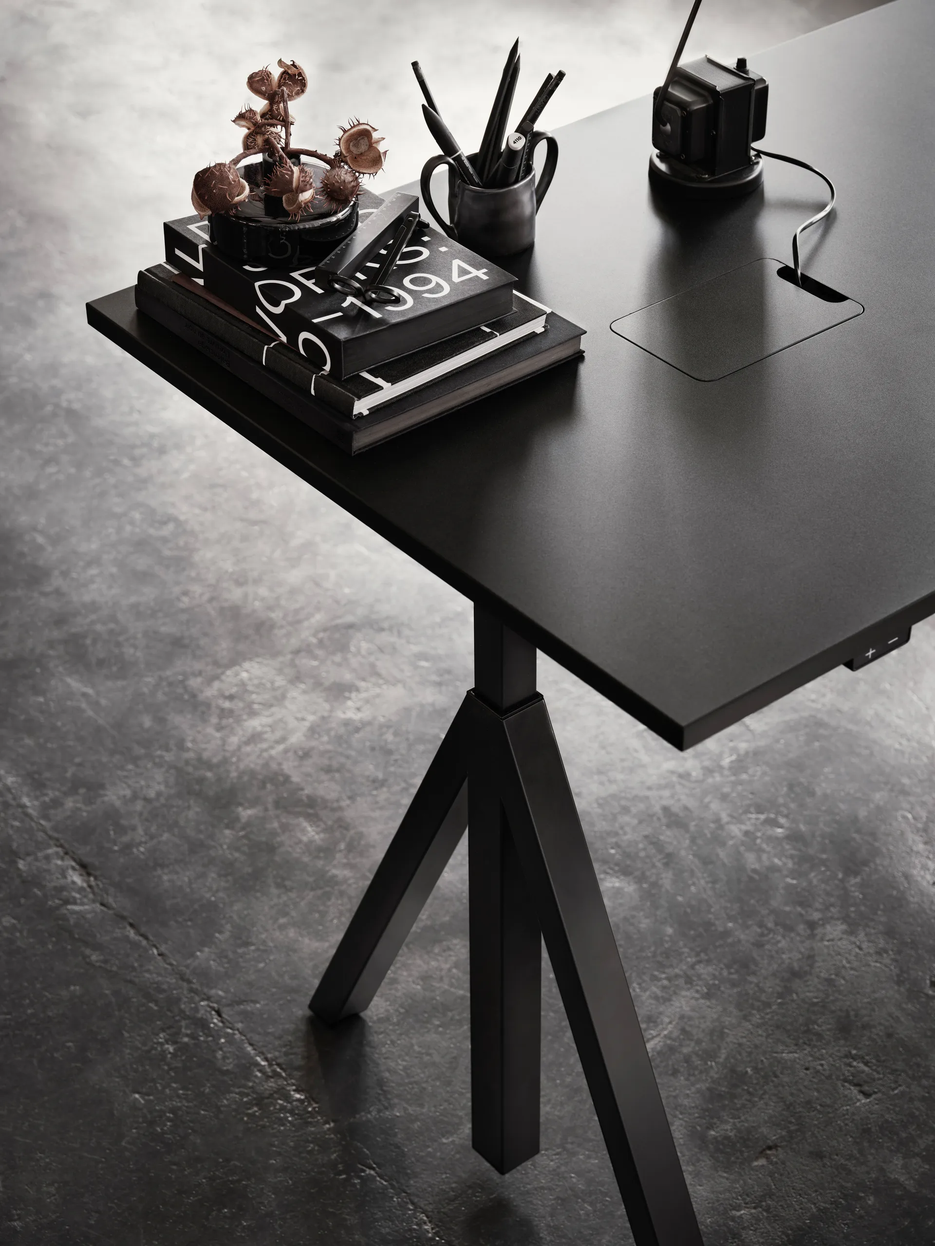 Works height-adjustable desk black 78x120 cm,  Works