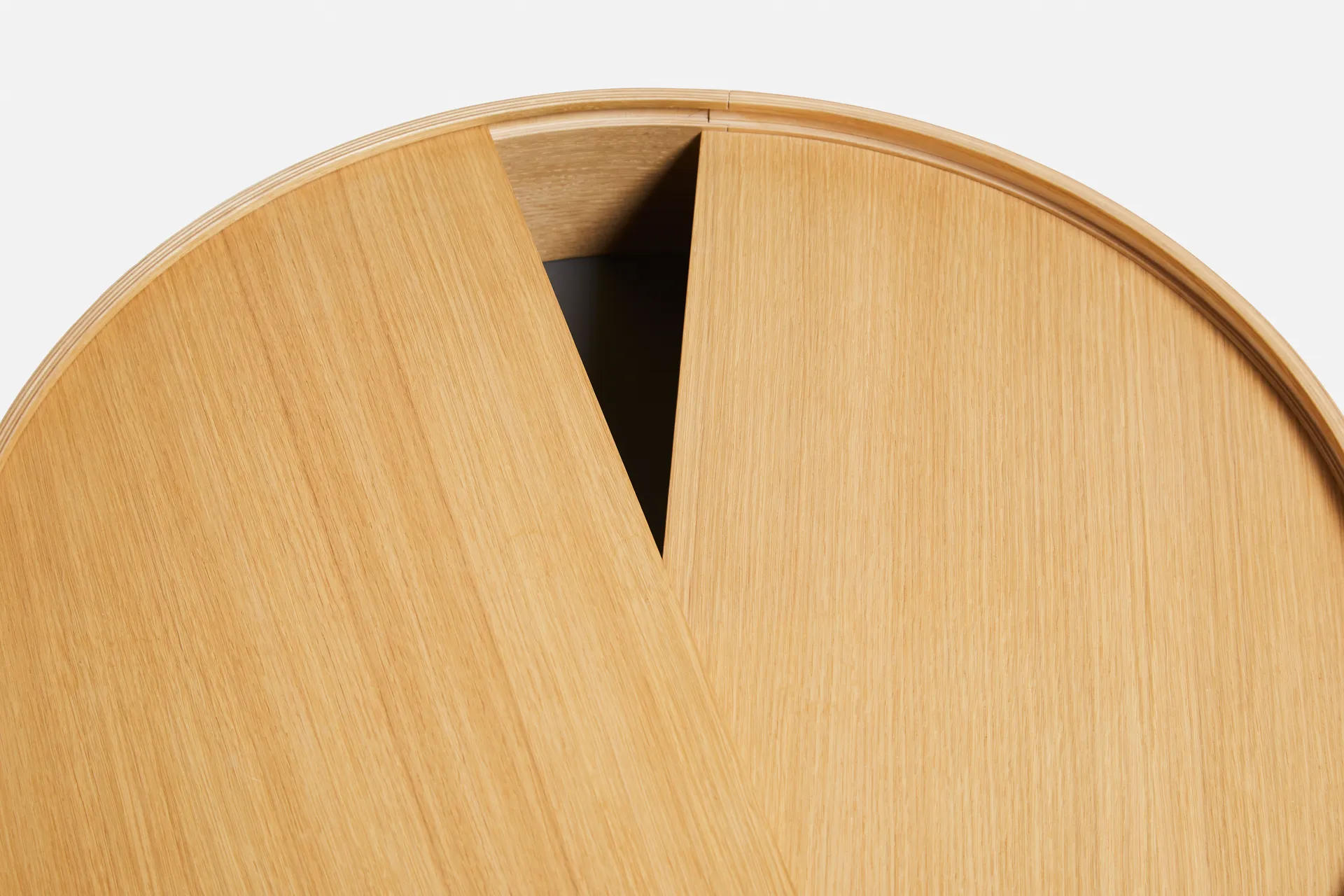 Arc side table, Oiled oak Woud