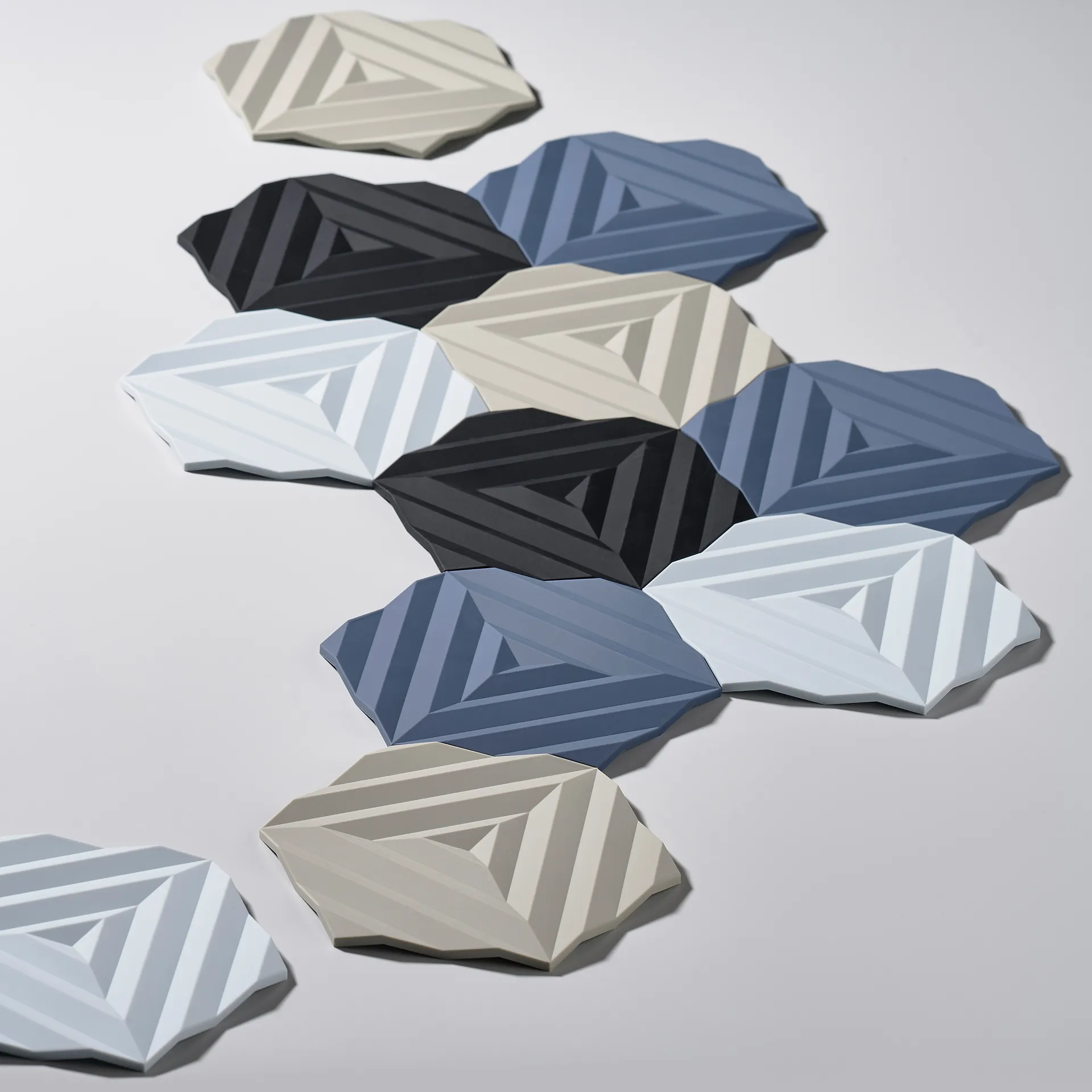 Ori Fold trivet 14x16 cm, black Zone Denmark