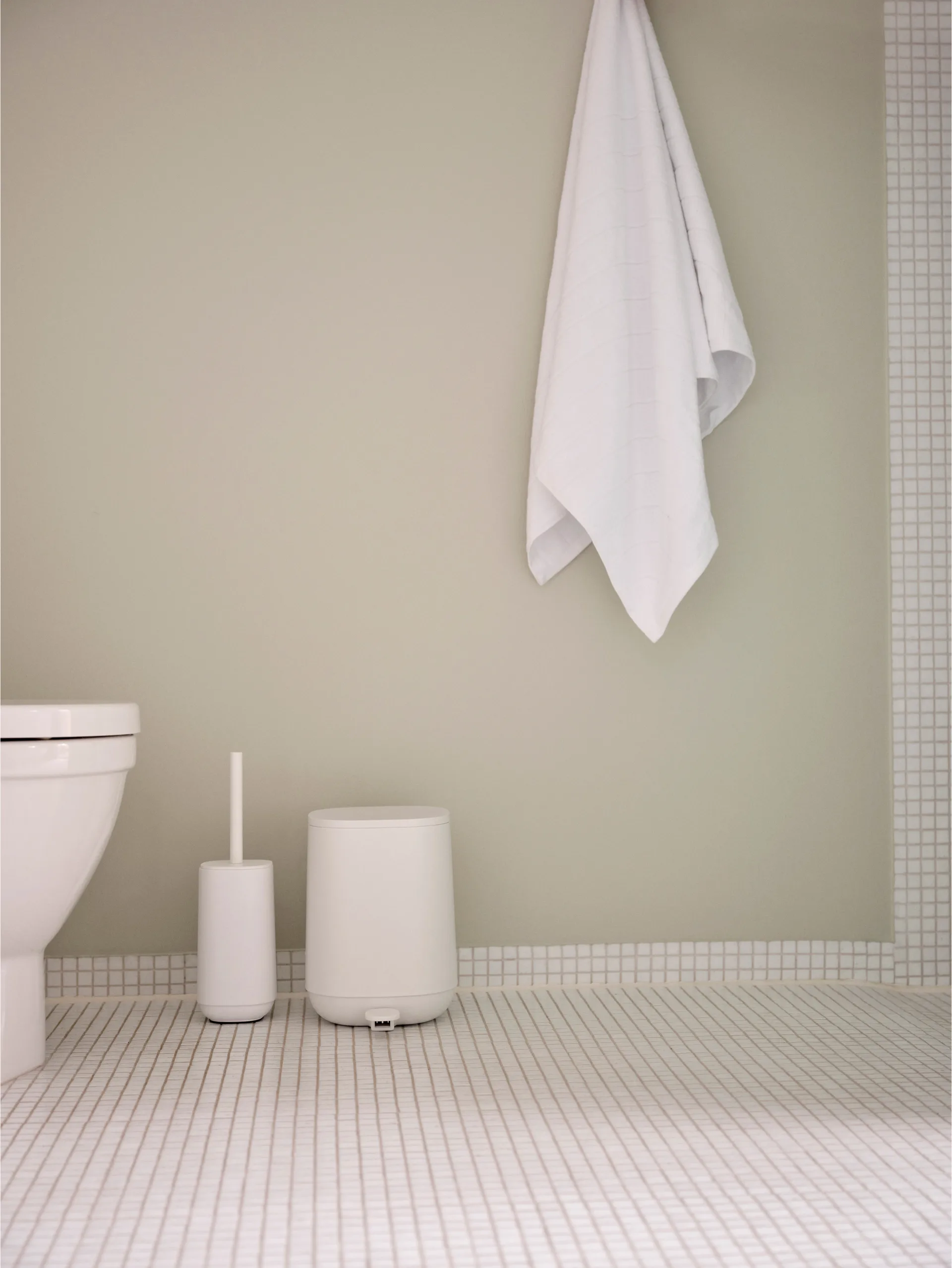 Time toilet brush 36 cm, White Zone Denmark